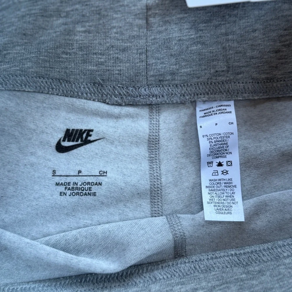 NWT Nike Sportswear Classic High-Waisted Biker Shorts Women's Size Small - Picture 9 of 11